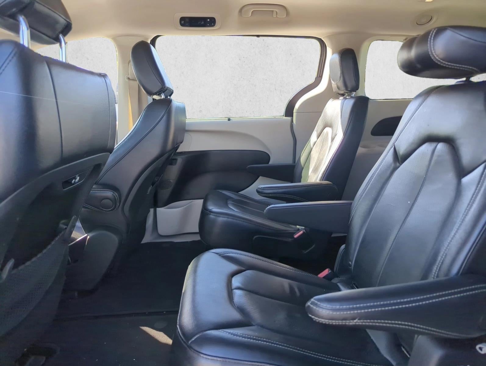 2022 Chrysler Pacifica Touring L FWD