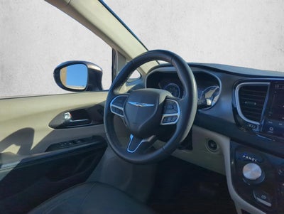2022 Chrysler Pacifica Touring L FWD