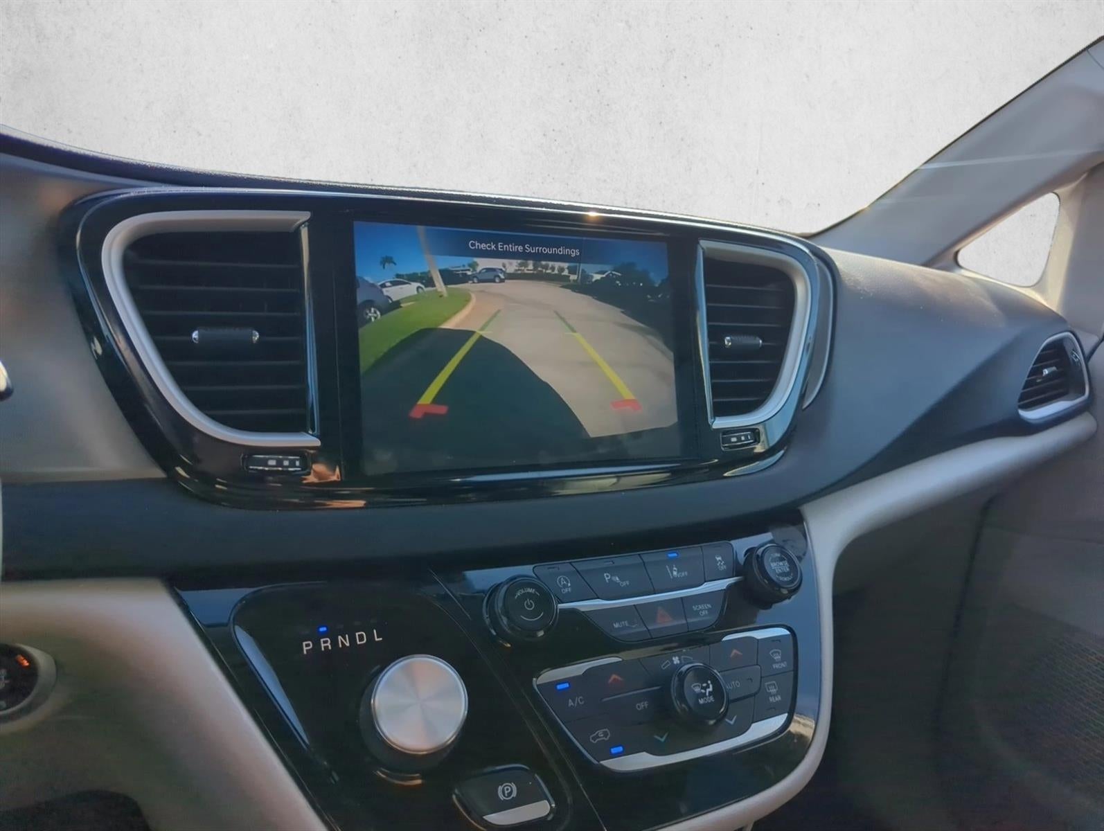 2022 Chrysler Pacifica Touring L FWD