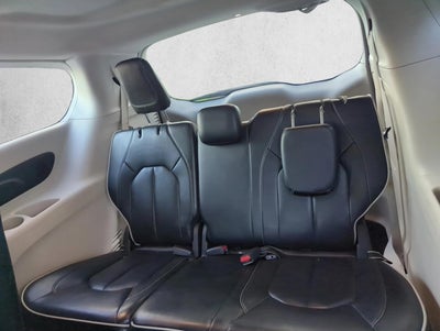 2023 Chrysler Pacifica Hybrid Limited FWD