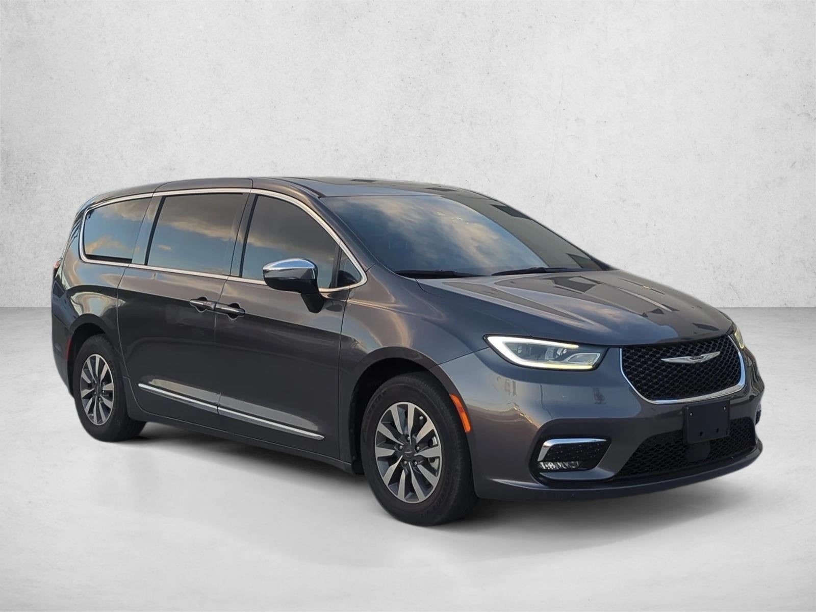 2023 Chrysler Pacifica Hybrid Limited FWD