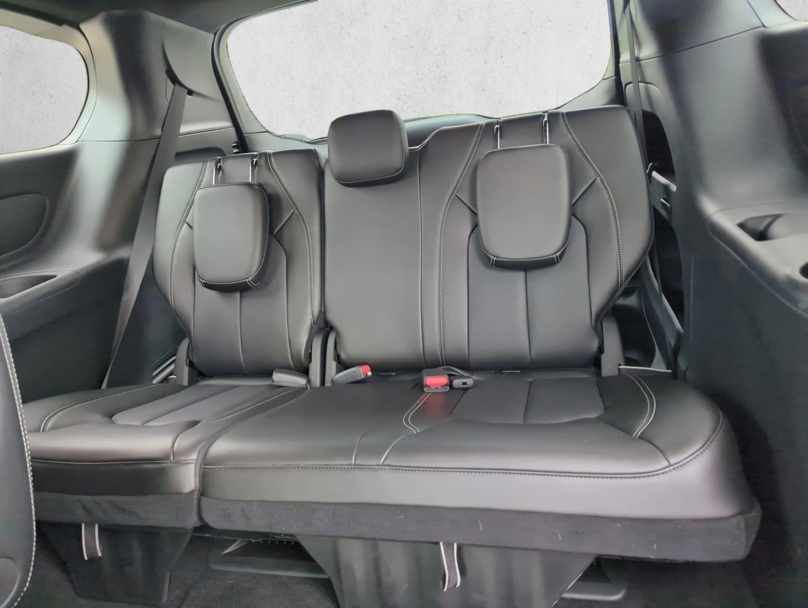 2025 Chrysler Pacifica Select AWD