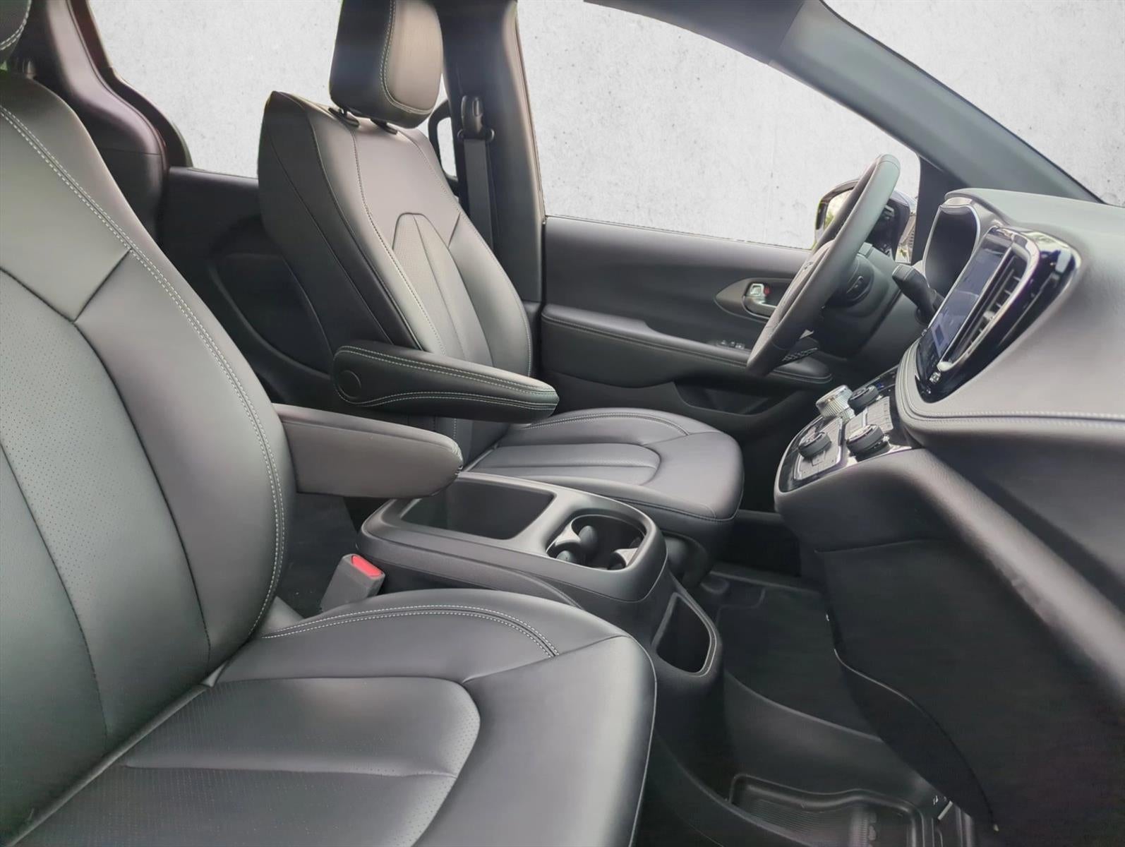 2025 Chrysler Pacifica Select AWD