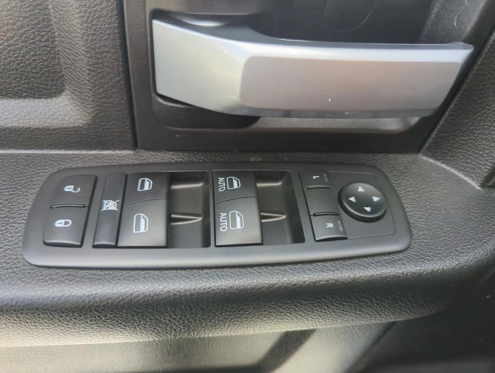 2019 RAM 3500 Tradesman 4x2 Crew Cab 8' Box