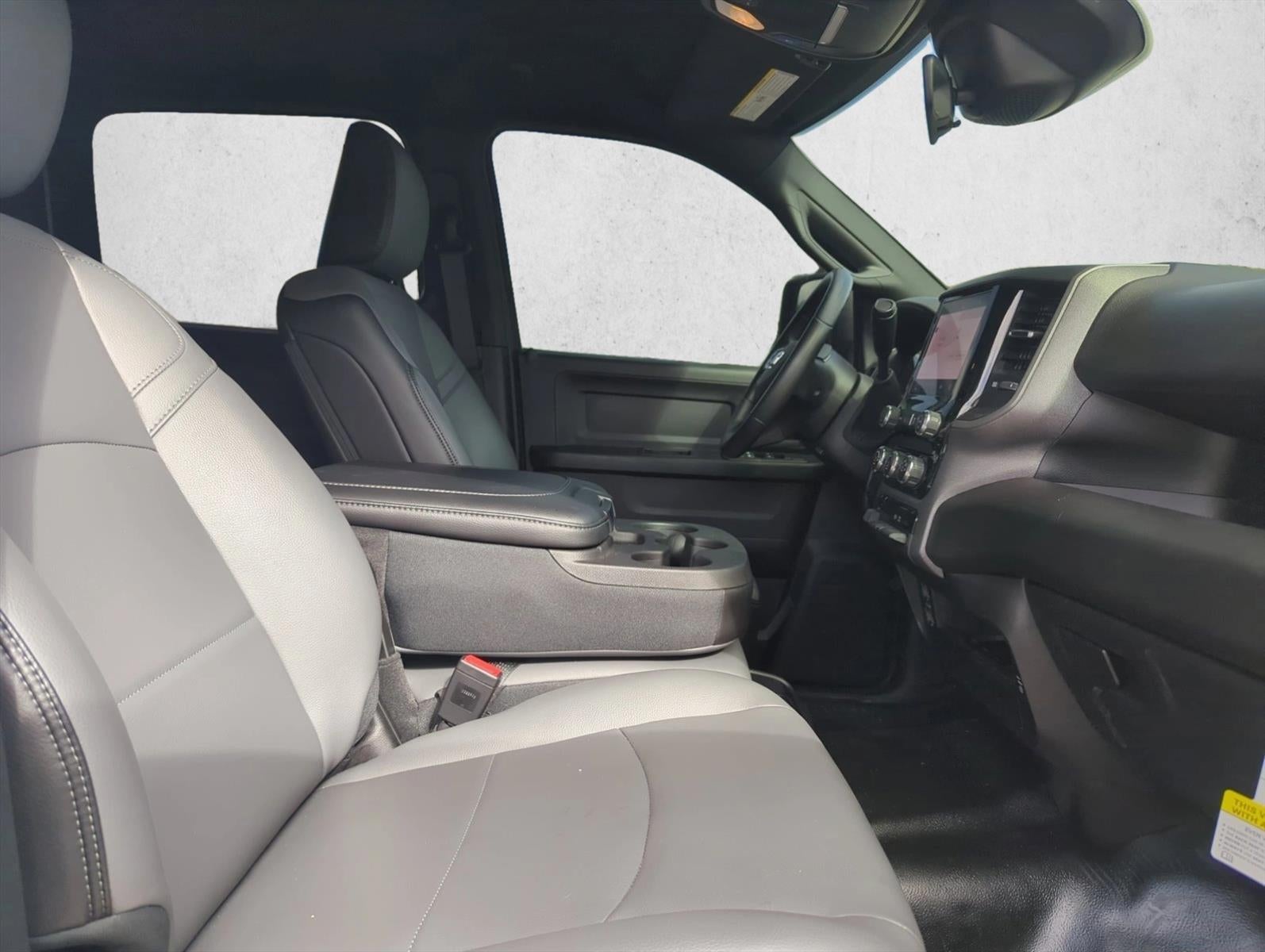 2025 RAM 2500 Tradesman 4x4 Crew Cab 8' Box