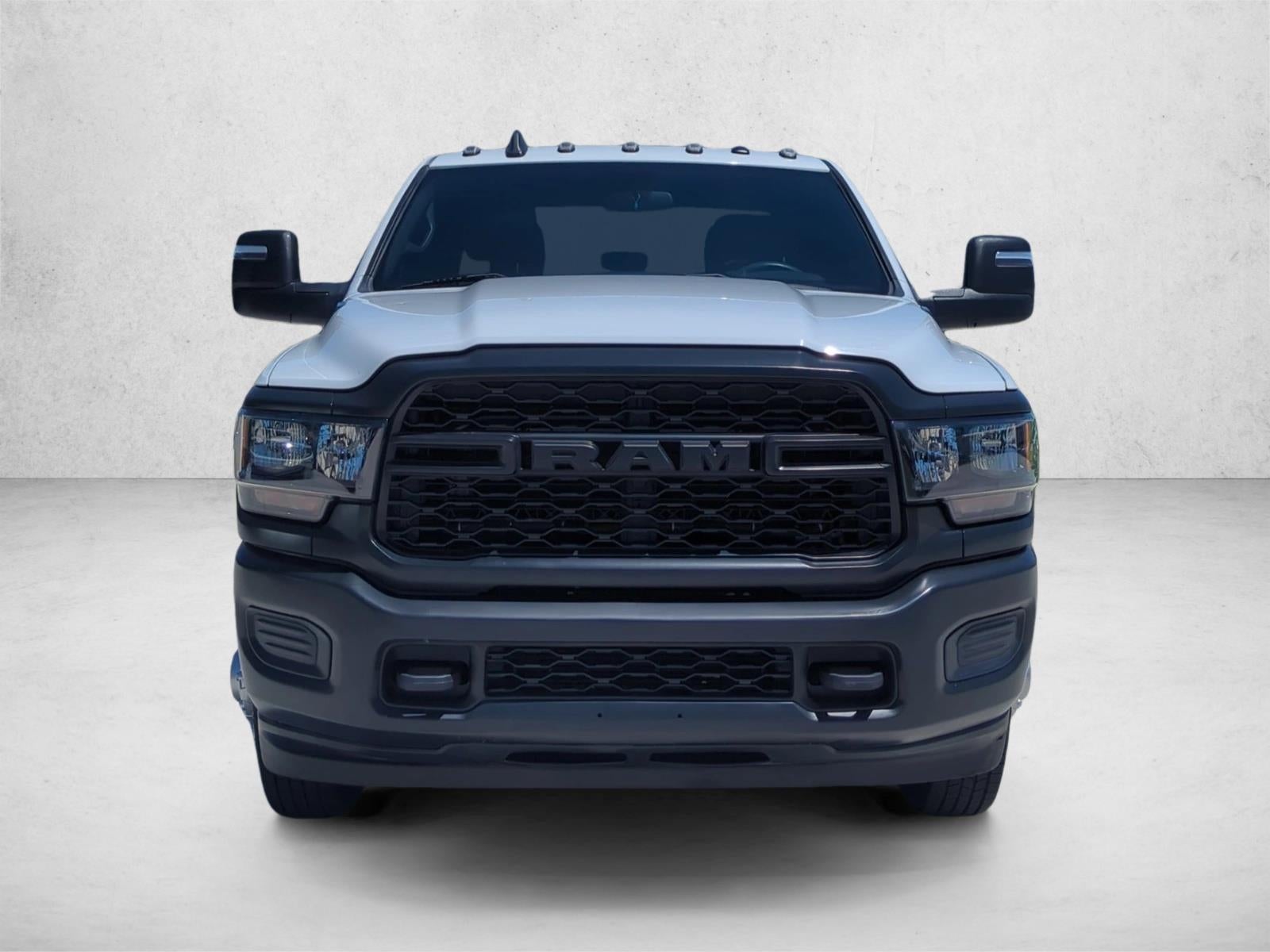 2023 RAM 3500 Tradesman 4x4 Crew Cab 8' Box
