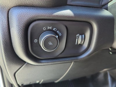 2023 RAM 3500 Tradesman 4x4 Crew Cab 8' Box