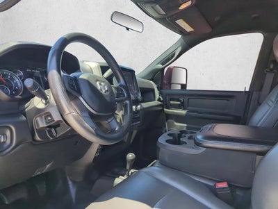 2023 RAM 3500 Tradesman 4x4 Crew Cab 8' Box