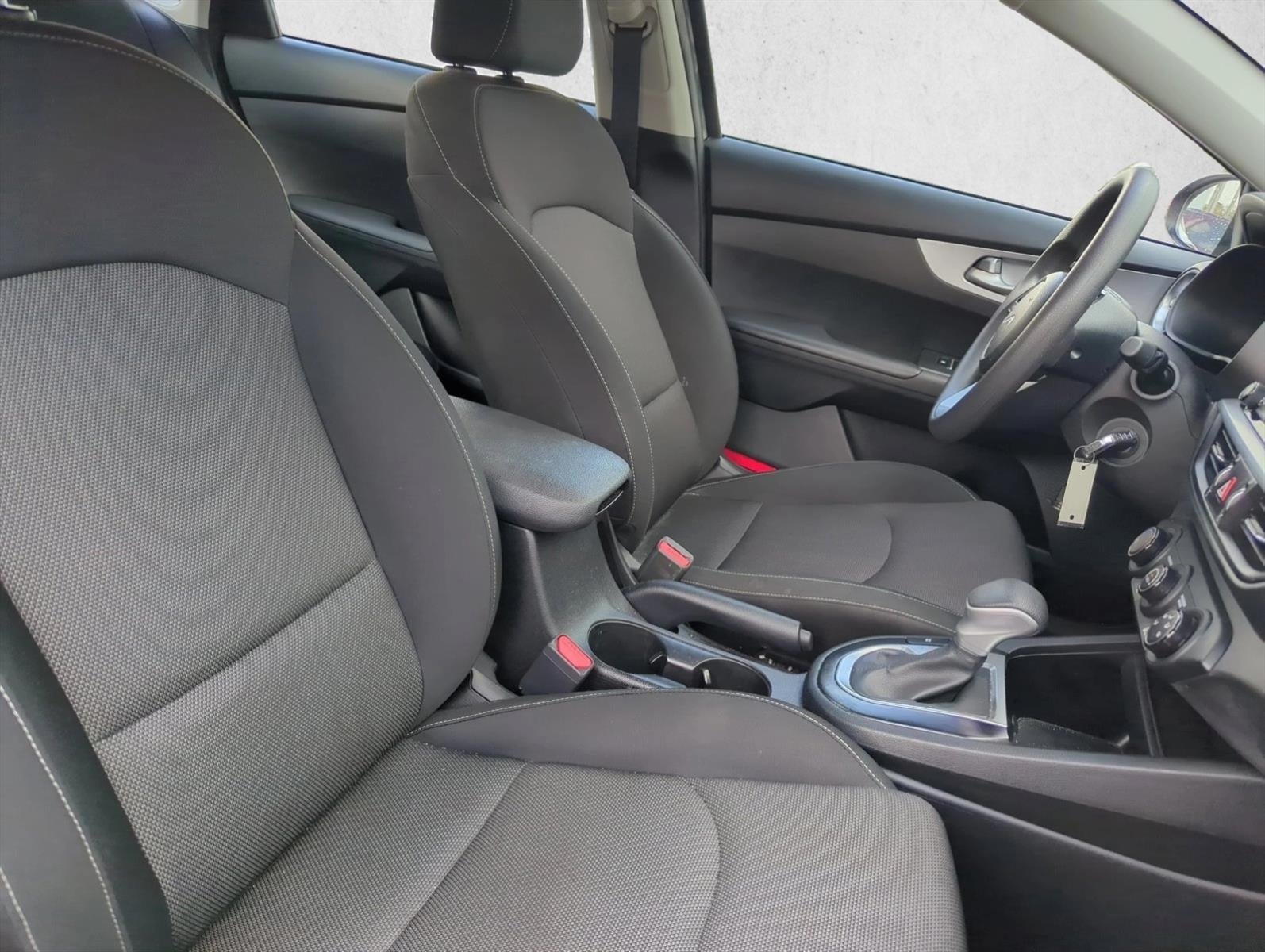 2022 Kia Forte LXS IVT