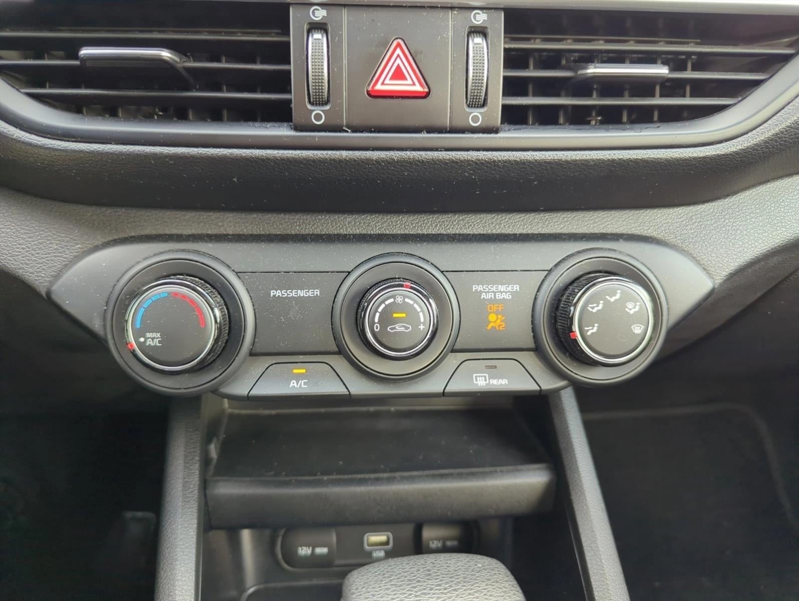 2022 Kia Forte LXS IVT