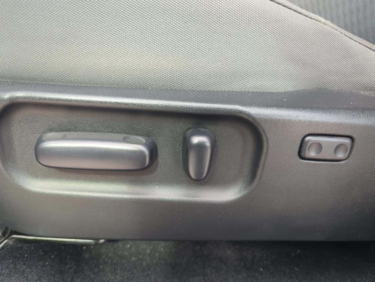 2022 Toyota Tacoma 4WD 4WD SR5 Double Cab 5' Bed V6 AT (GS)