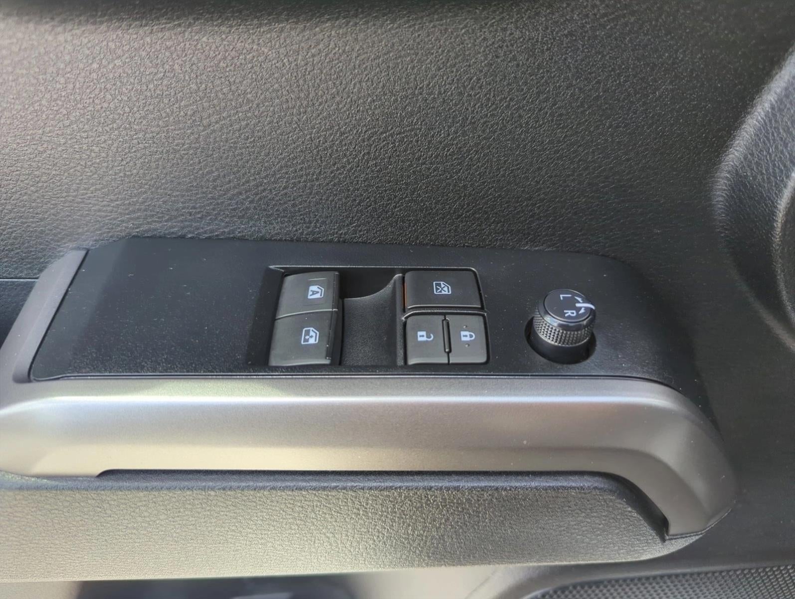 2022 Toyota Tacoma 2WD 2WD SR5 Access Cab 6' Bed I4 AT (Natl)