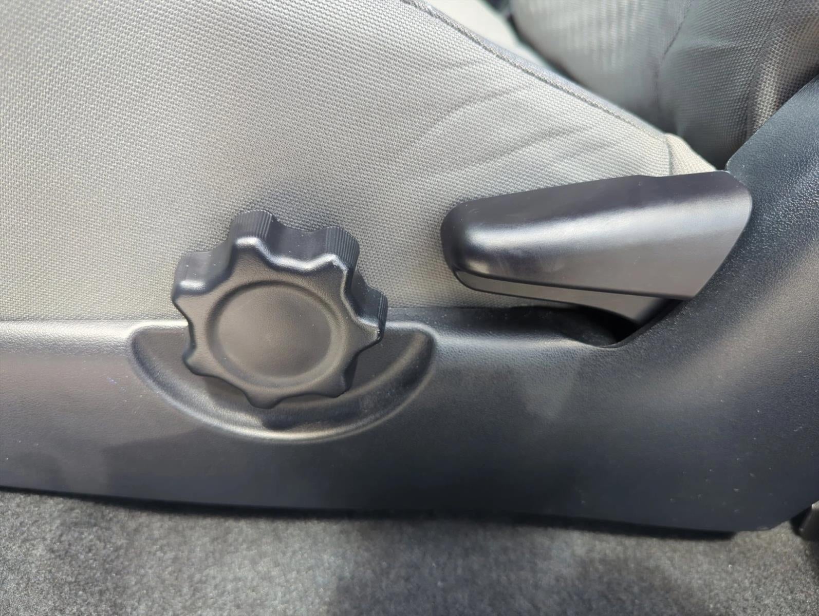 2022 Toyota Tacoma 2WD 2WD SR5 Access Cab 6' Bed I4 AT (Natl)