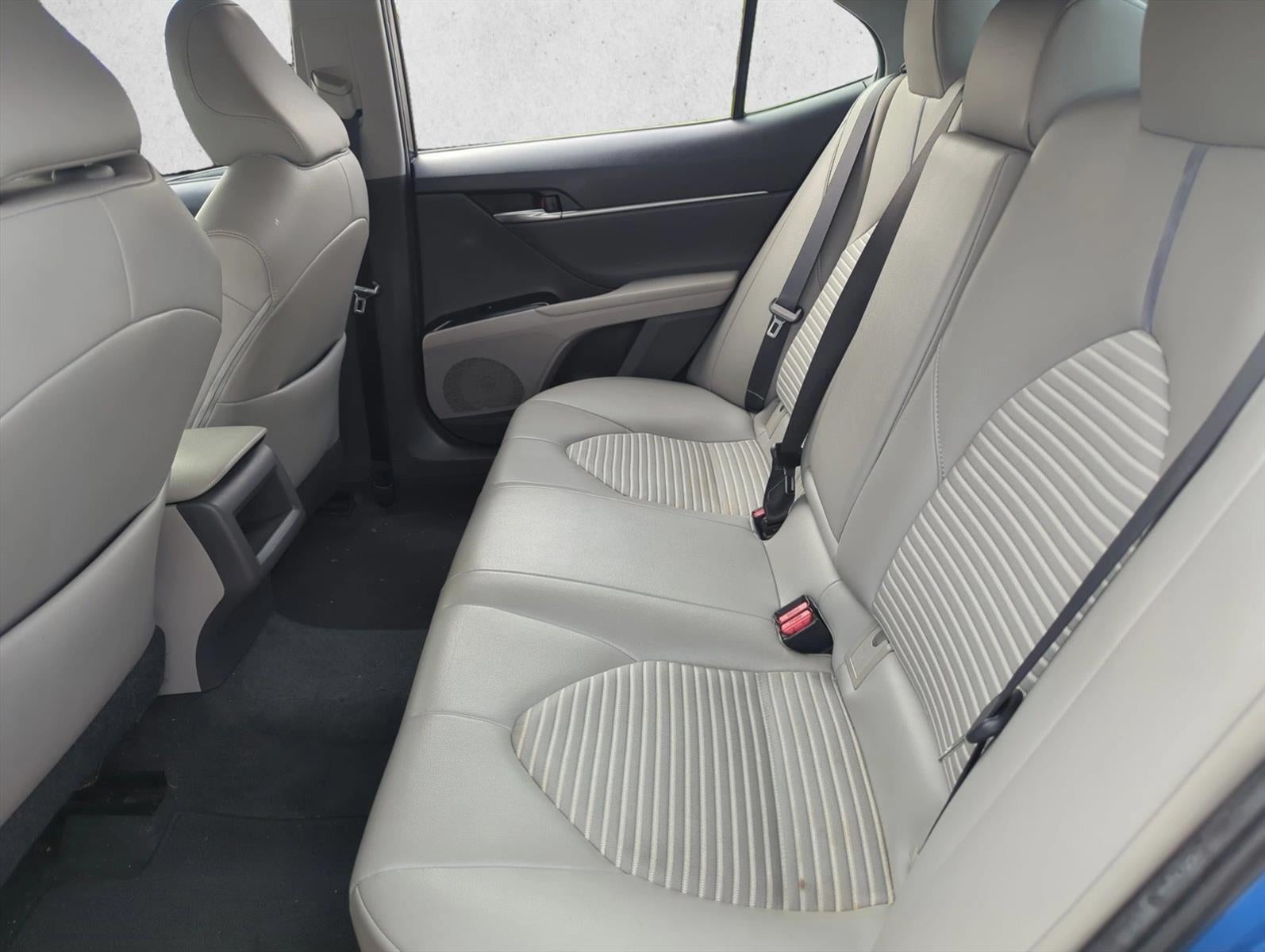 2018 Toyota Camry SE Auto (SE)