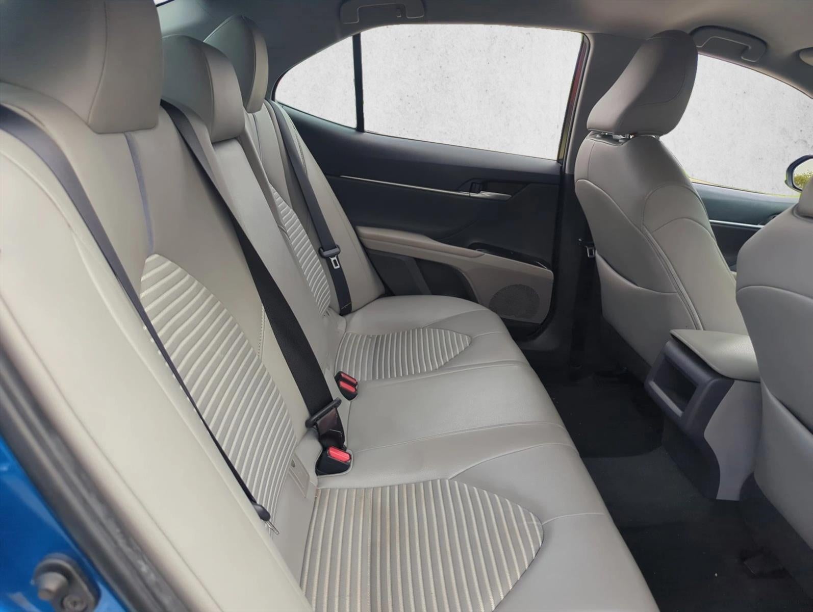 2018 Toyota Camry SE Auto (SE)