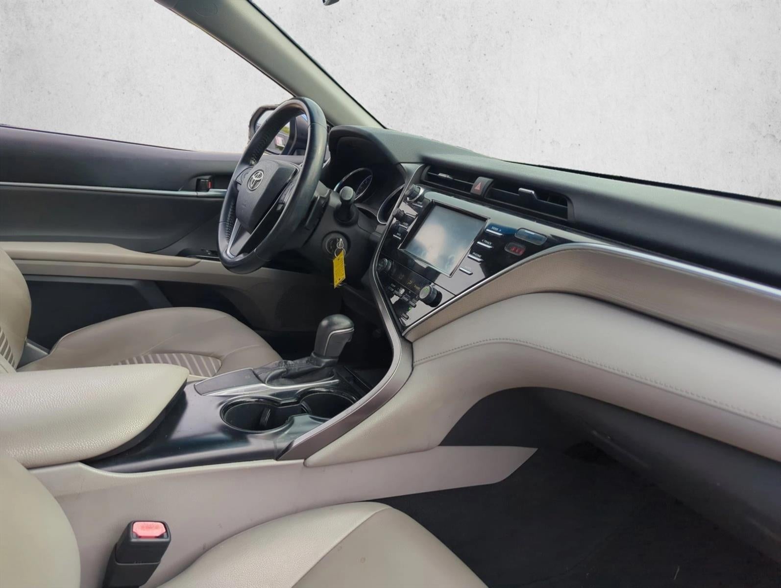 2018 Toyota Camry SE Auto (SE)