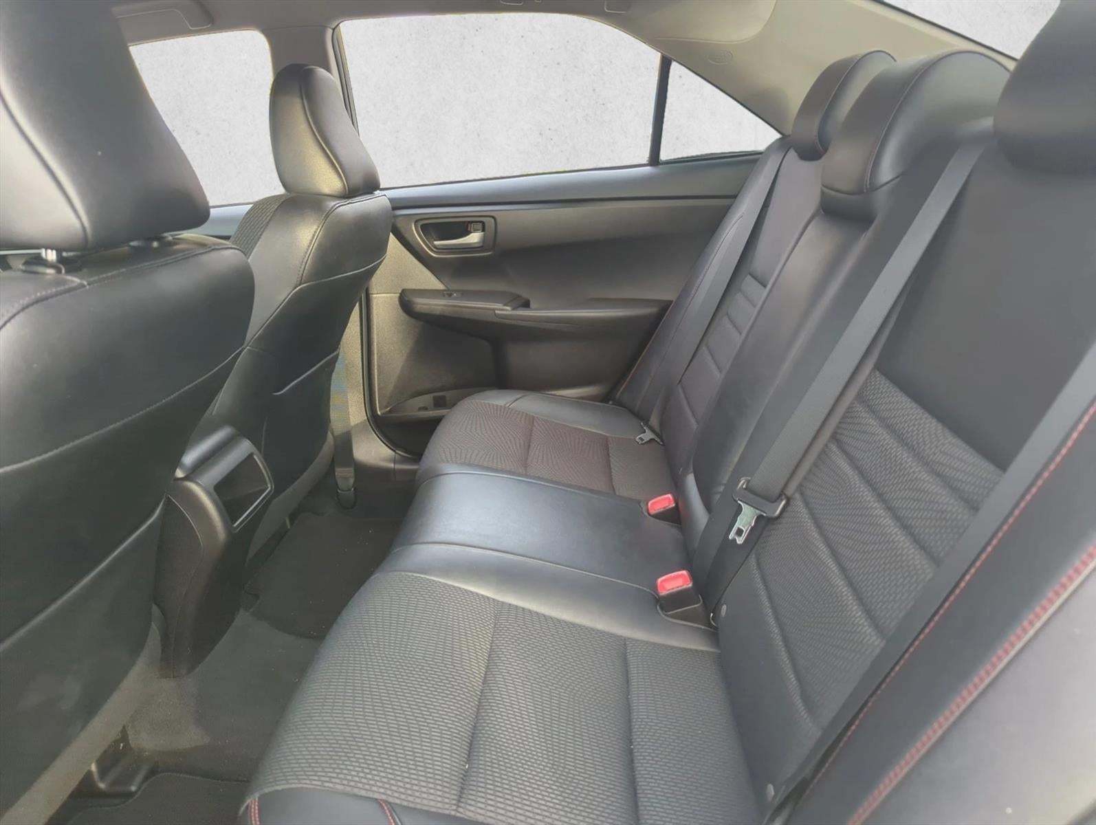 2017 Toyota Camry SE Auto (SE)