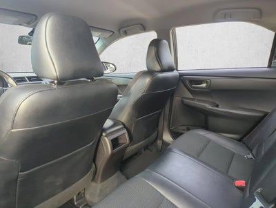 2017 Toyota Camry SE Auto (SE)
