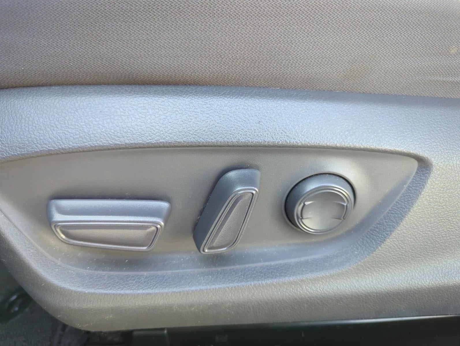 2021 Toyota Camry LE Auto (SE)