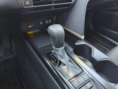 2025 Toyota Camry LE (SE)
