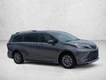 2022 Toyota Sienna XLE FWD 8-Passenger (Natl)