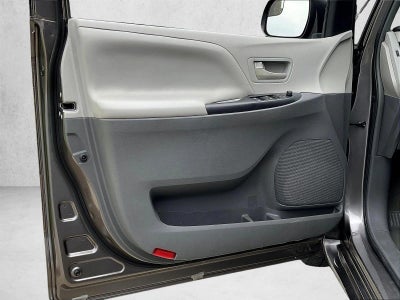 2017 Toyota Sienna L FWD 7-Passenger (Natl)