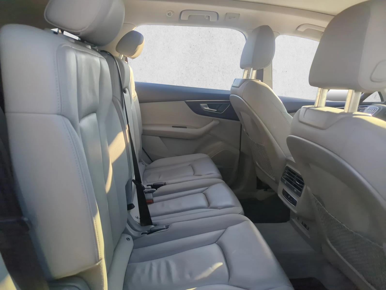 2021 Audi Q7 Premium Plus 45 TFSI quattro