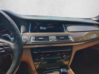 2015 BMW 750i xDrive Sedan