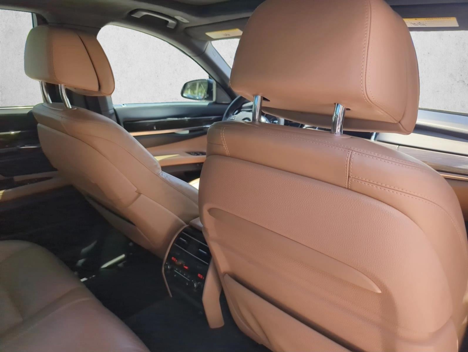 2015 BMW 750i xDrive Sedan