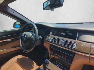 2015 BMW 750i xDrive Sedan
