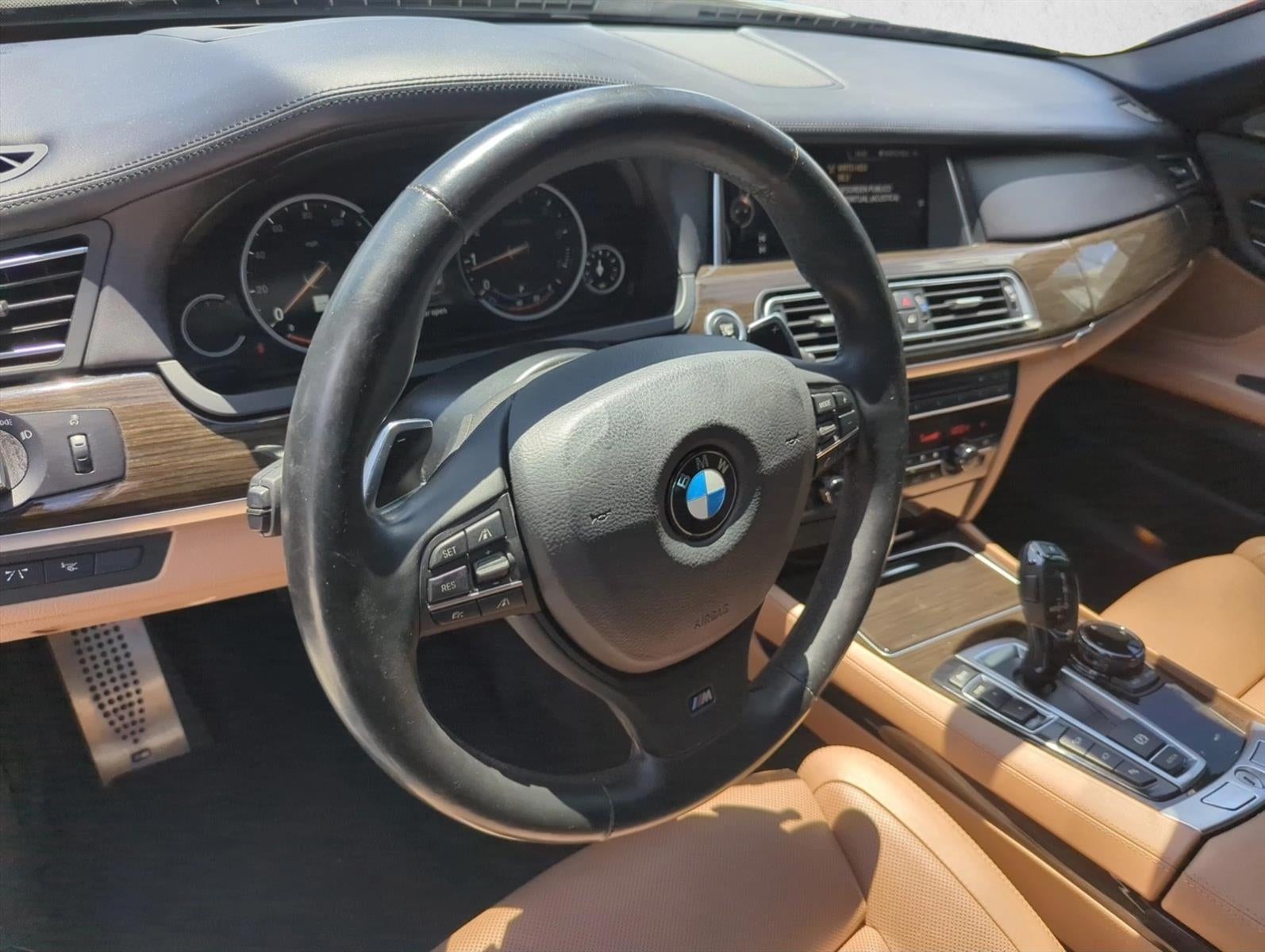 2015 BMW 750i xDrive Sedan