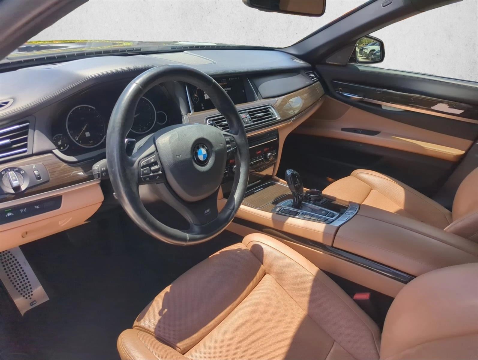2015 BMW 750i xDrive Sedan