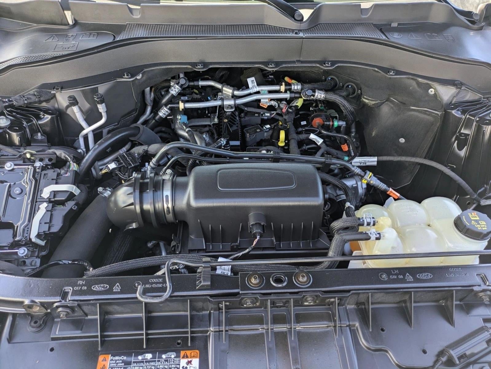 2023 Ford Explorer XLT 4WD