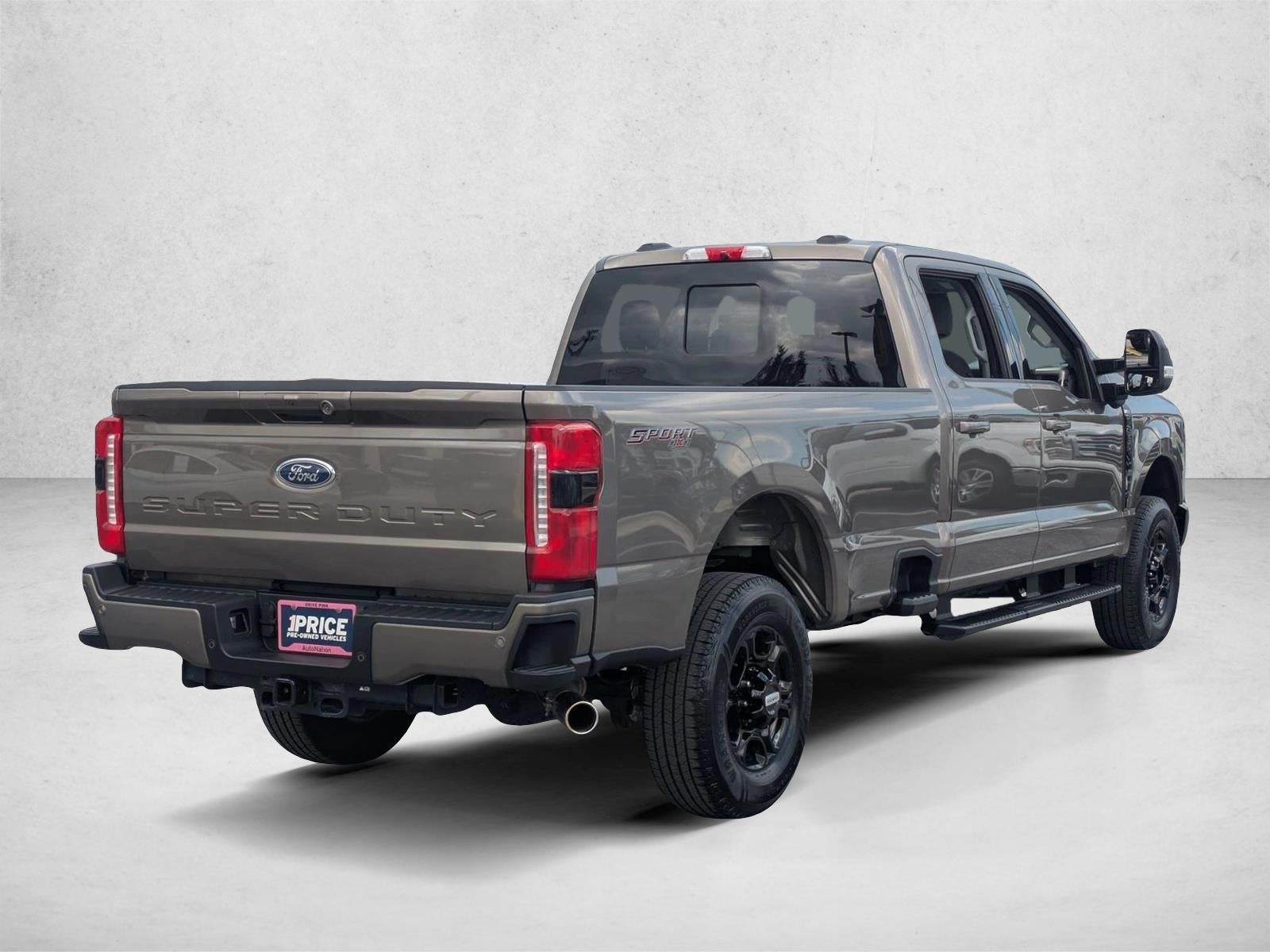 2023 Ford Super Duty F-350 SRW XLT 4WD Crew Cab 6.75' Box