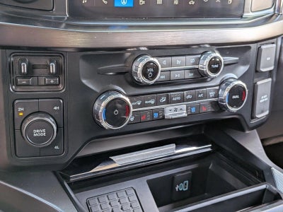 2023 Ford Super Duty F-450 DRW LARIAT 4WD Crew Cab 8' Box