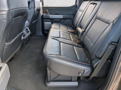 2023 Ford Super Duty F-450 DRW LARIAT 4WD Crew Cab 8' Box