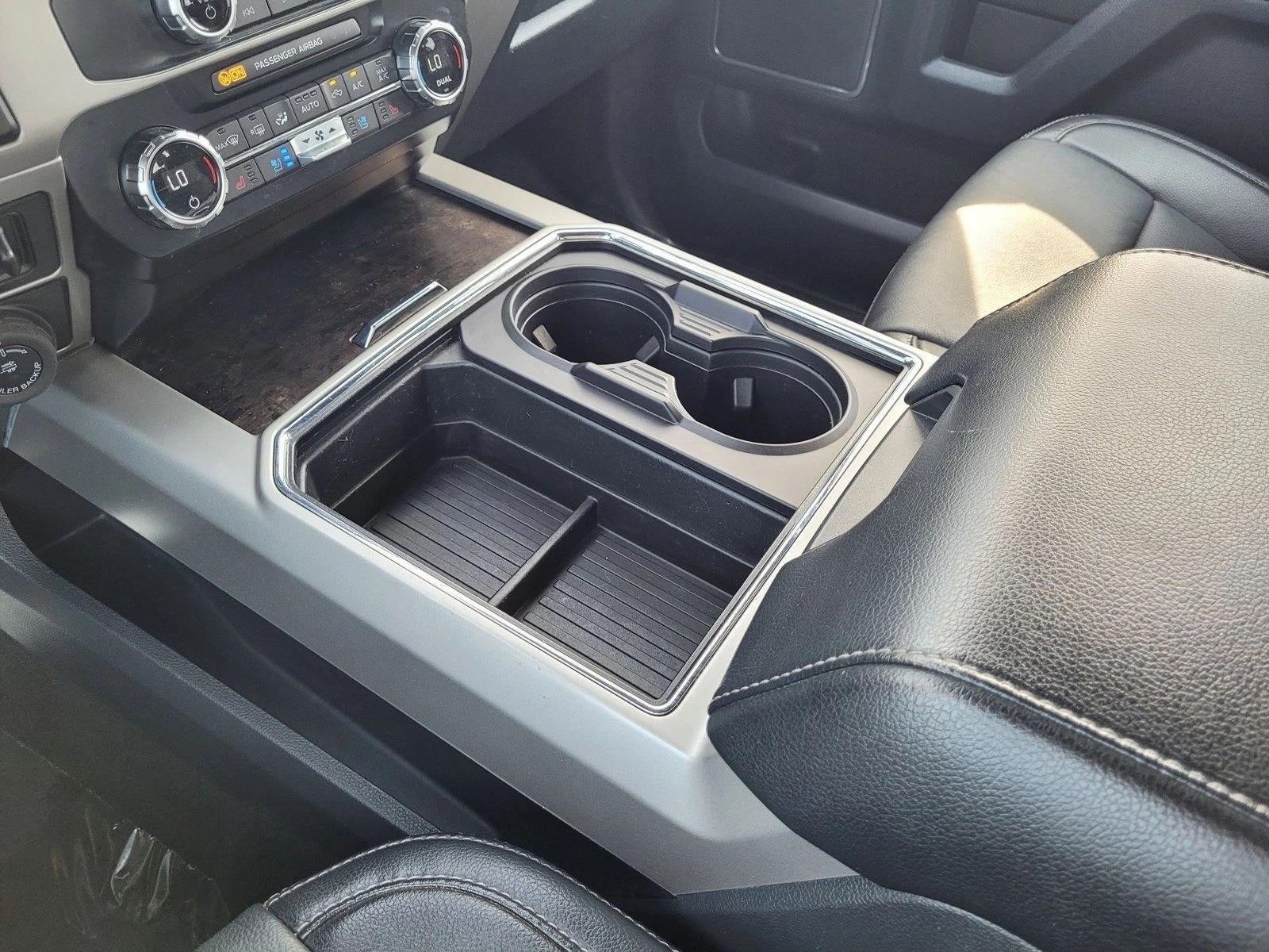 2022 Ford Super Duty F-450 DRW LARIAT 4WD Crew Cab 8' Box