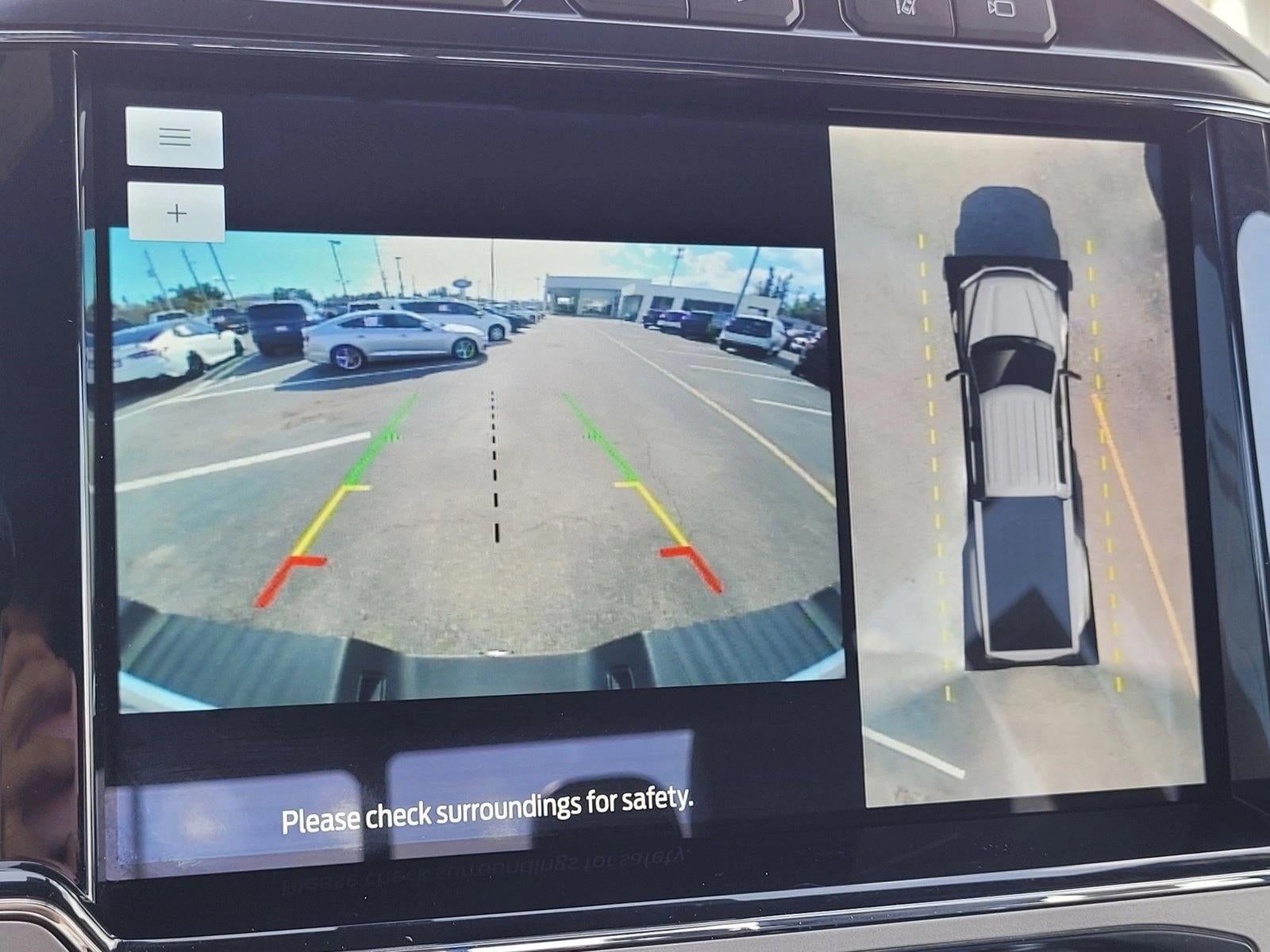 2022 Ford Super Duty F-450 DRW LARIAT 4WD Crew Cab 8' Box