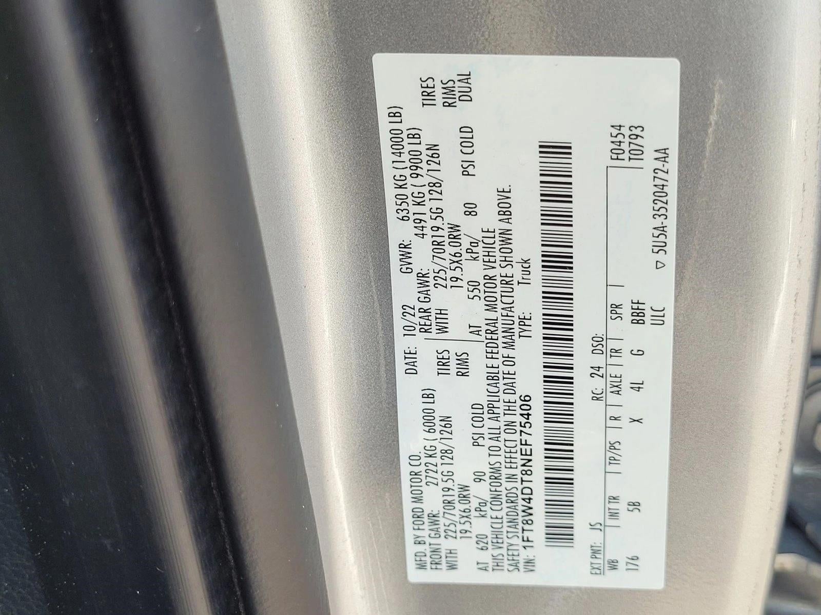 2022 Ford Super Duty F-450 DRW LARIAT 4WD Crew Cab 8' Box