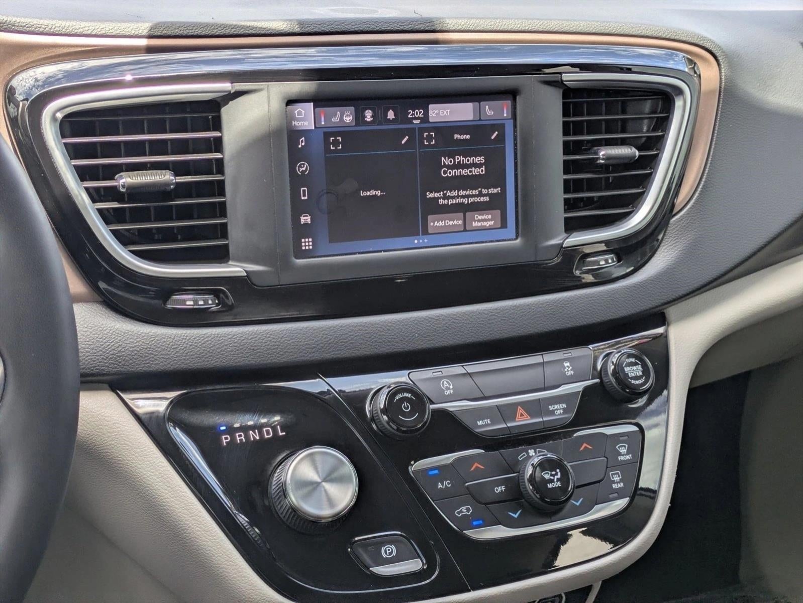 2022 Chrysler Voyager LX FWD