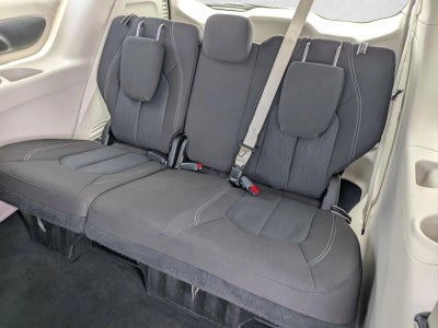 2022 Chrysler Voyager LX FWD