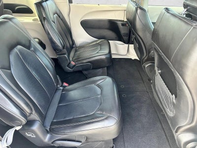 2021 Chrysler Voyager LXI FWD