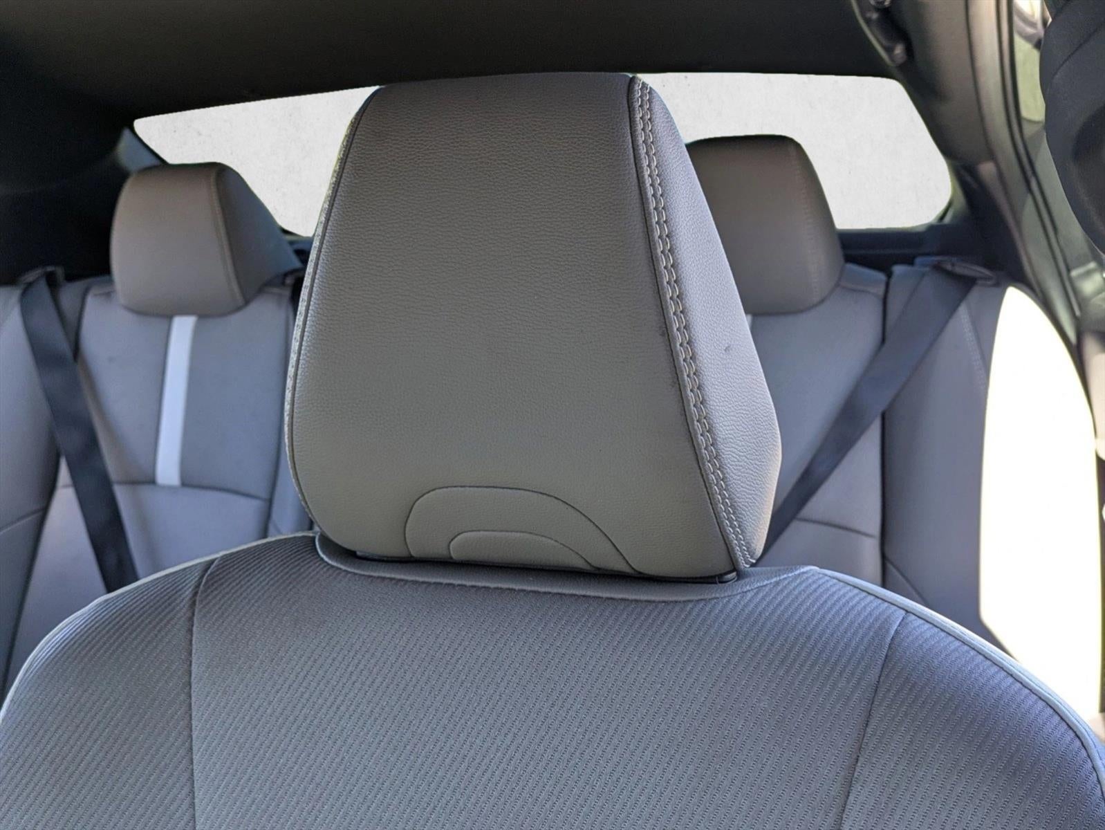 2025 Toyota Camry SE (Natl)