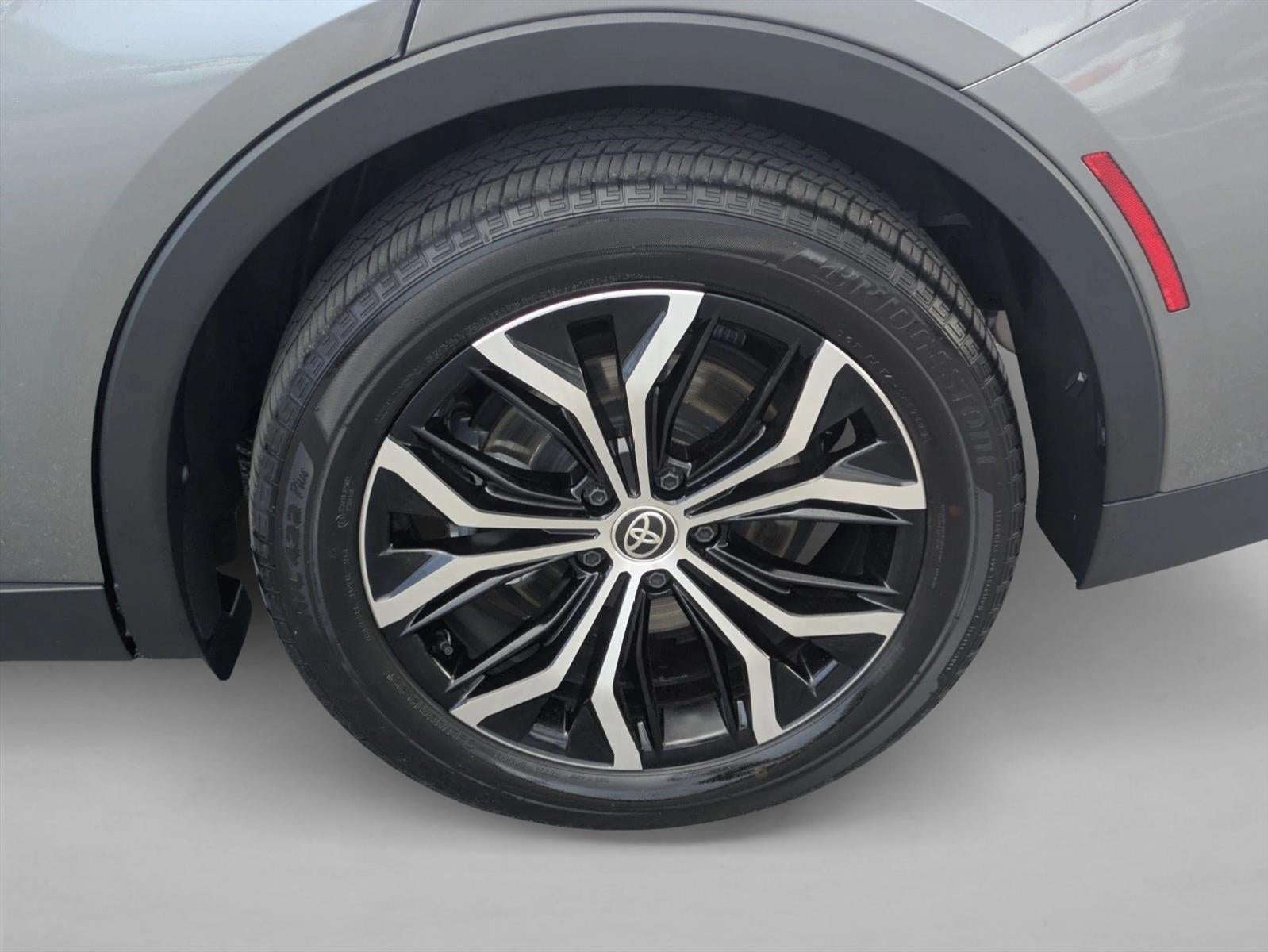2023 Toyota Crown Limited AWD (Natl)