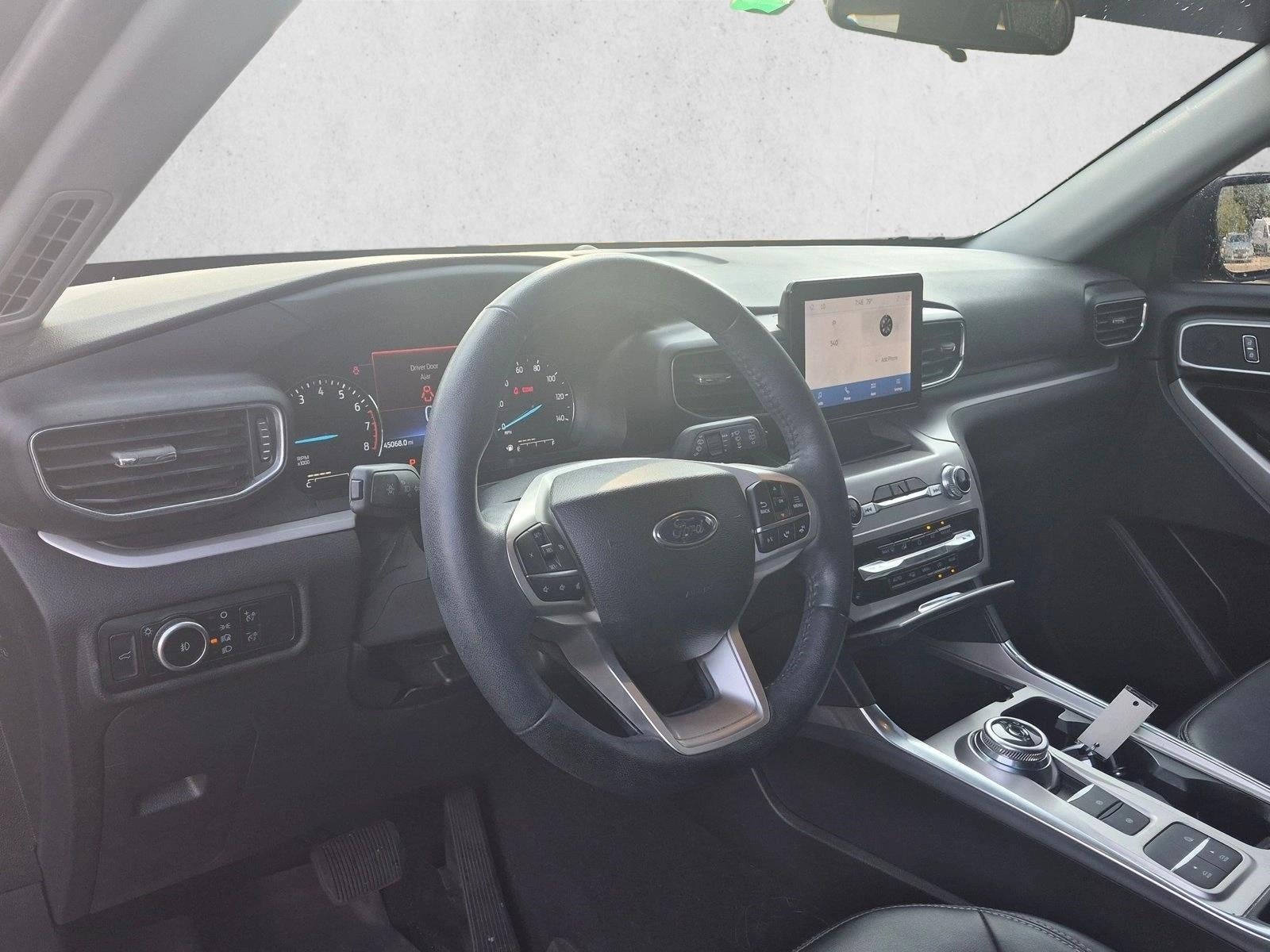 2023 Ford Explorer XLT RWD