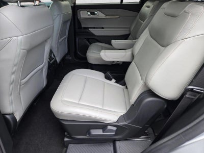 2025 Ford Explorer Active RWD