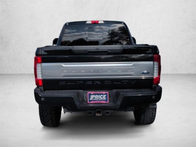 2017 Ford Super Duty F-250 SRW Platinum 4WD Crew Cab 6.75' Box