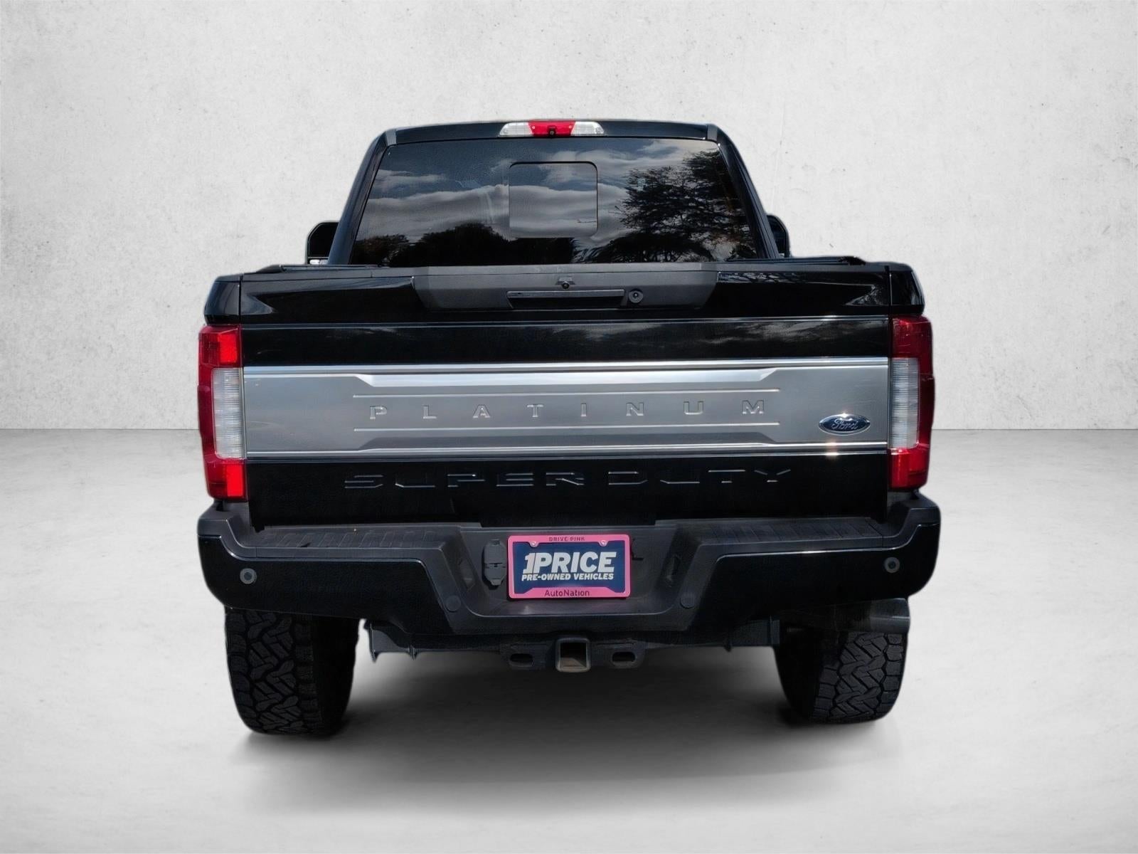 2017 Ford Super Duty F-250 SRW Platinum 4WD Crew Cab 6.75' Box