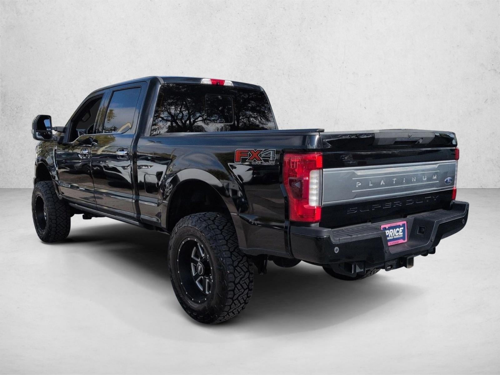 2017 Ford Super Duty F-250 SRW Platinum 4WD Crew Cab 6.75' Box