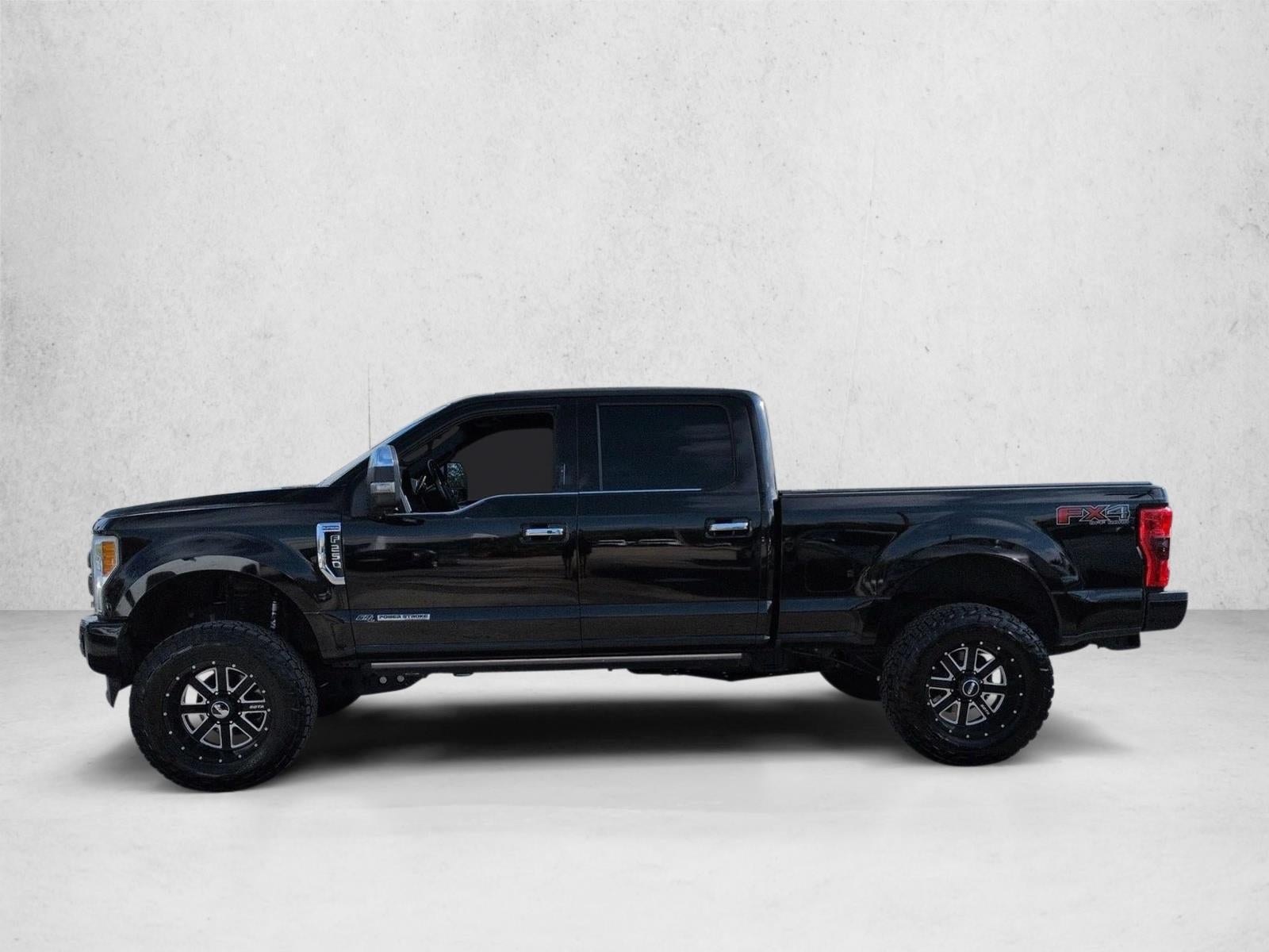 2017 Ford Super Duty F-250 SRW Platinum 4WD Crew Cab 6.75' Box